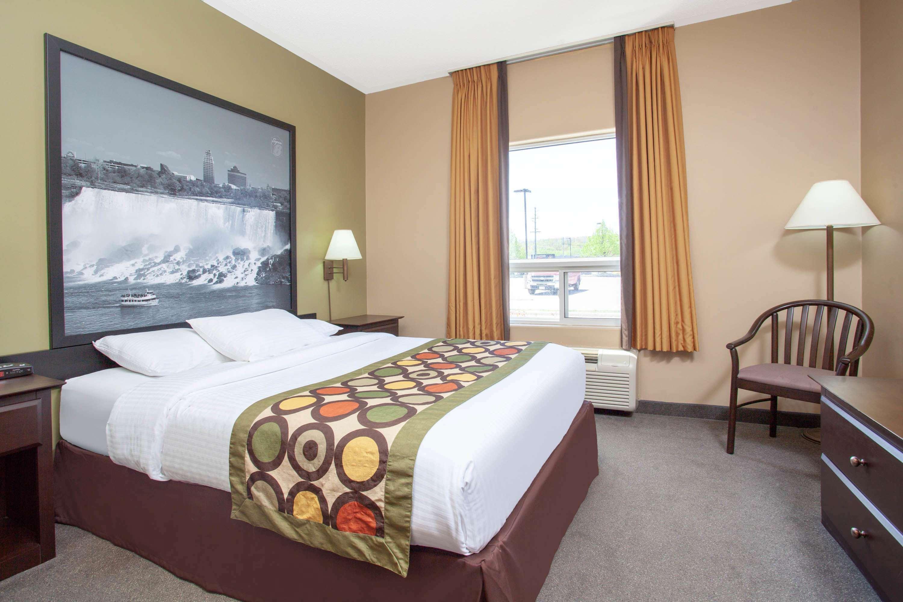 Super 8 By Wyndham Midland Hotell Exteriör bild