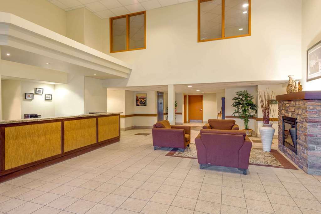 Super 8 By Wyndham Midland Hotell Inreriör bild